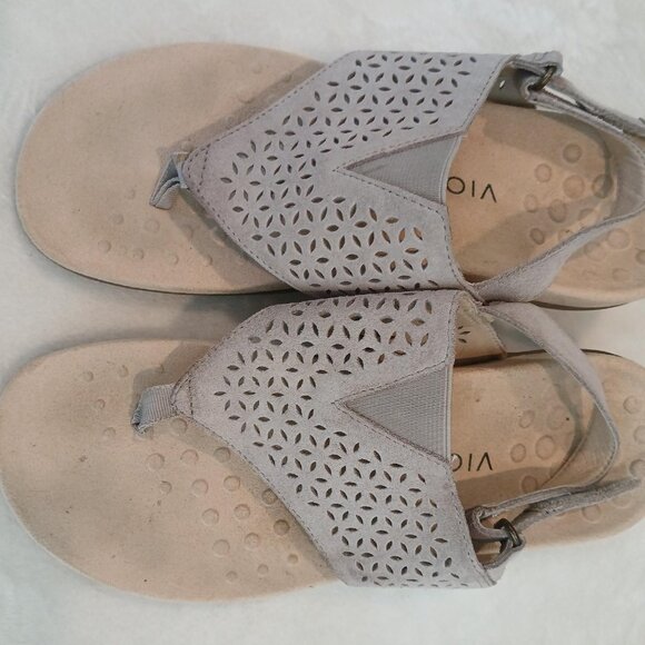 VIONICS THONGS WITH GRAY STAMPED CUT OUTS - Picture 5 of 5